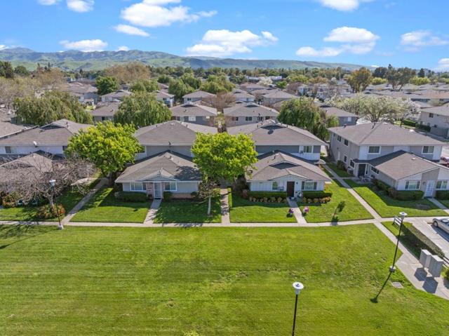 5492 Tradewinds Walkway, San Jose CA: https://media.crmls.org/mediaz/0a8fd01d-f2c4-47ef-99c0-5d9d462e5ccb.jpg