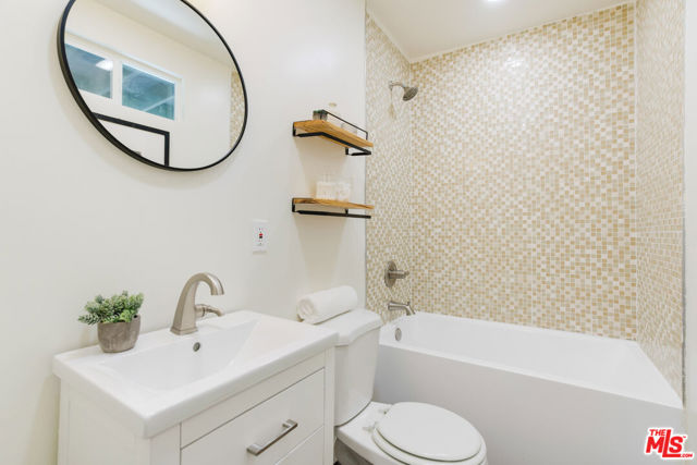 1311 Braeridge Drive, Beverly Hills CA: https://media.crmls.org/mediaz/0a8ffe7e-d79a-46ae-ba94-d945bbdbd434.jpg