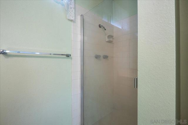 13334 Barbados Way, Del Mar CA: https://media.crmls.org/mediaz/0a90395c-528d-40dc-9c15-9068f6b45e82.jpg