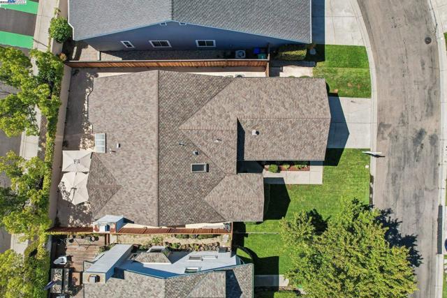 974 Clinton Pl, Pleasanton CA: https://media.crmls.org/mediaz/0a904747-f053-40e2-b2b9-9ec0be0fba55.jpg