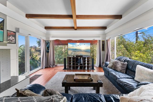 4417 Braeburn Road, San Diego CA: https://media.crmls.org/mediaz/0a9123e7-6181-46c1-949d-1f8b27b57fc3.jpg