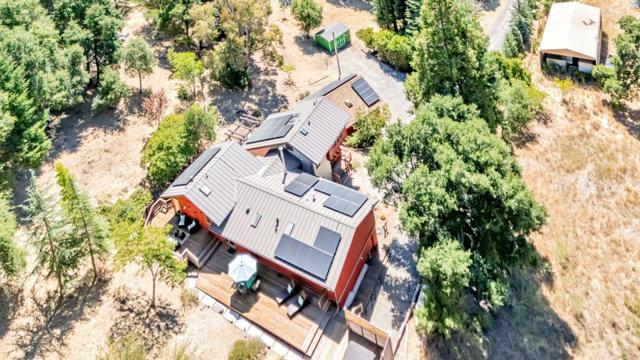 17900 China Grade Road, Boulder Creek CA: https://media.crmls.org/mediaz/0a918d48-1908-4c79-8f57-ea46f67f7ba0.jpg