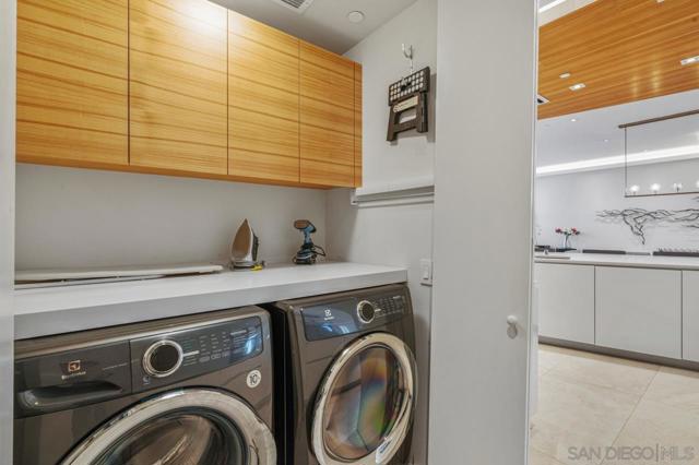 1020 Prospect St, La Jolla CA: https://media.crmls.org/mediaz/0a91e36a-5886-4205-919a-76ceb48de12e.jpg