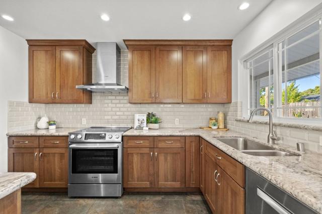 3257 Llano Street, San Mateo CA: https://media.crmls.org/mediaz/0a91e571-8470-4493-ae65-b2c9e0902559.jpg
