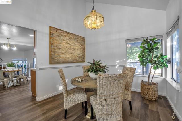 5014 Prairie Way, Antioch CA: https://media.crmls.org/mediaz/0a91f1a2-dd3f-4552-9f94-9632854ce104.jpg