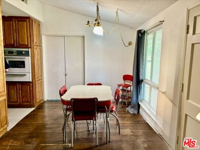 2 Bed Home for Sale in Newhall, California