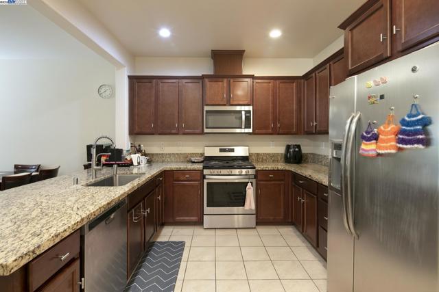 17819 Banks Street, Marina CA: https://media.crmls.org/mediaz/0a92b19e-5951-4730-a399-8b8a82a17b37.jpg