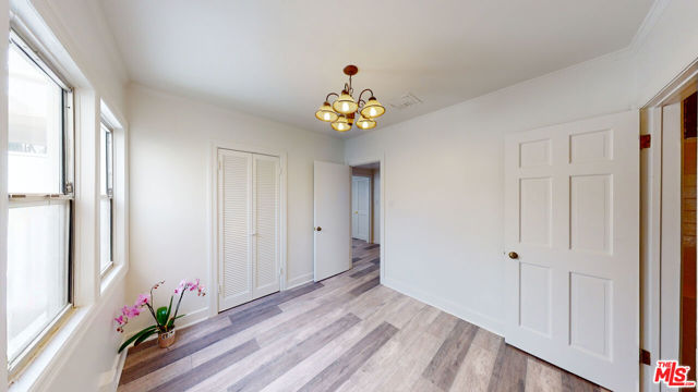 525 N Rexford Drive, Beverly Hills CA: https://media.crmls.org/mediaz/0a931eef-631e-4e11-8cc4-a23389d198a8.jpg