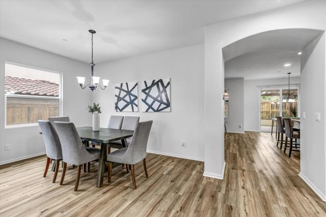 Detail Gallery Image 4 of 41 For 1717 Webber Way, Chula Vista,  CA 91913 - 6 Beds | 4 Baths