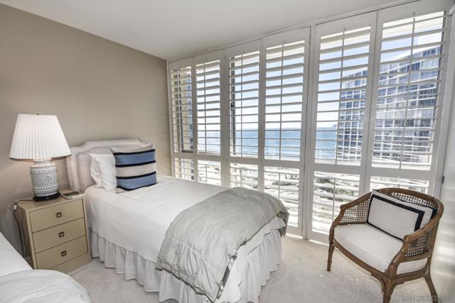 Image 22 of 27 For 1750 Avenida Del Mundo  Unit 804