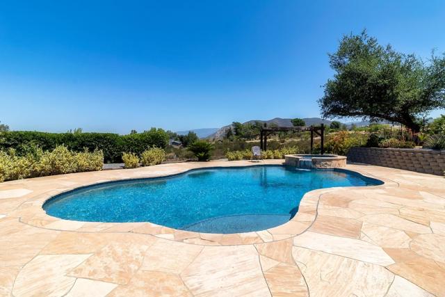 18822 Possum Pass, Valley Center CA: https://media.crmls.org/mediaz/0a937594-2ef8-48e7-9ccd-f49b2421c118.jpg