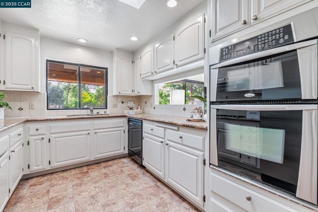 61 Alberta Ter, Walnut Creek CA: https://media.crmls.org/mediaz/0a93ecbd-e308-43e4-8b9f-045181936cf0.jpg