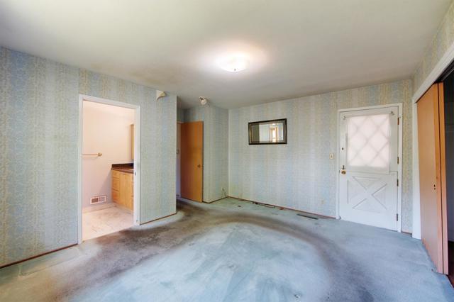3810 Grove Avenue, Palo Alto CA: https://media.crmls.org/mediaz/0a9411c4-ae6d-49e5-ba5a-bf2e58e828e2.jpg