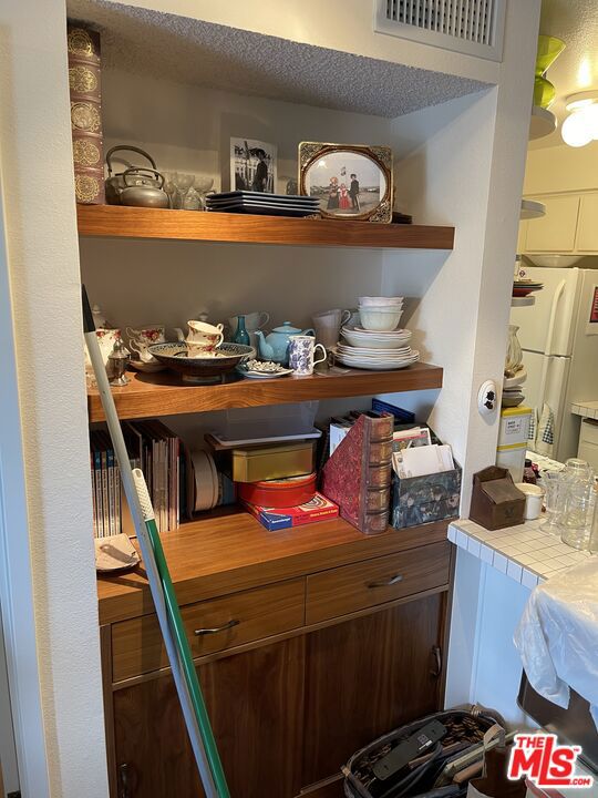 3307 Raintree Circle photo 5