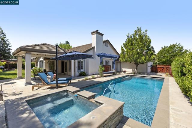 2232 Normandy Cir, Livermore CA: https://media.crmls.org/mediaz/0a946260-3756-492a-8288-21711d539052.jpg