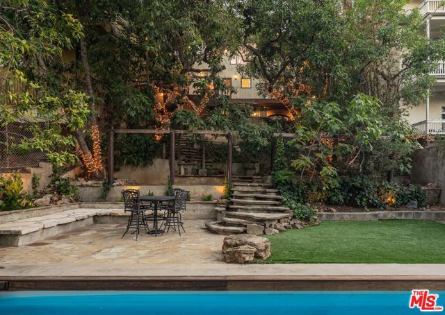 2444 Lyric Avenue, Los Angeles CA: https://media.crmls.org/mediaz/0a94e7a0-c541-48fe-93b8-36ed000bb704.jpg