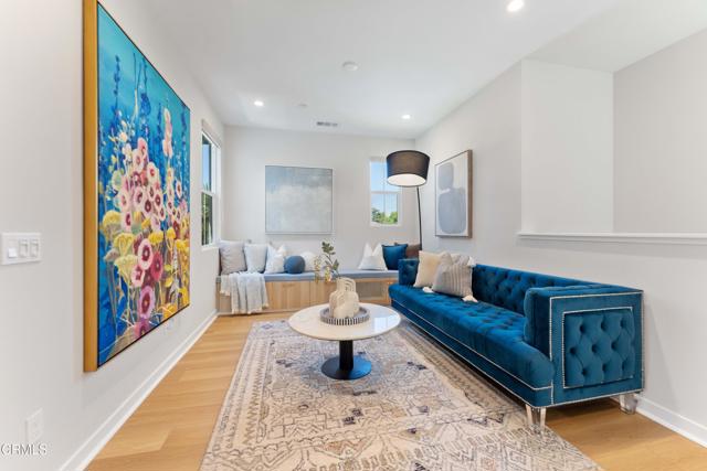 34 Miren Place, Arcadia CA: https://media.crmls.org/mediaz/0a95102a-c890-4779-ae68-f95e560b1d58.jpg