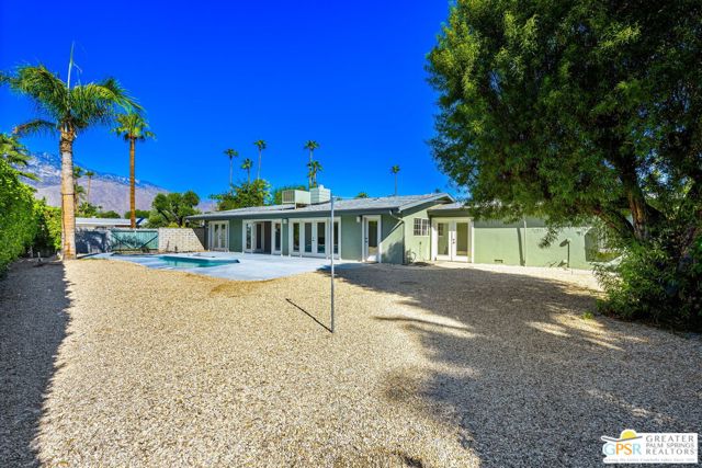 5111 E Bobolink Lane, Palm Springs CA: https://media.crmls.org/mediaz/0a977725-d338-4de9-8738-66c280f020ac.jpg