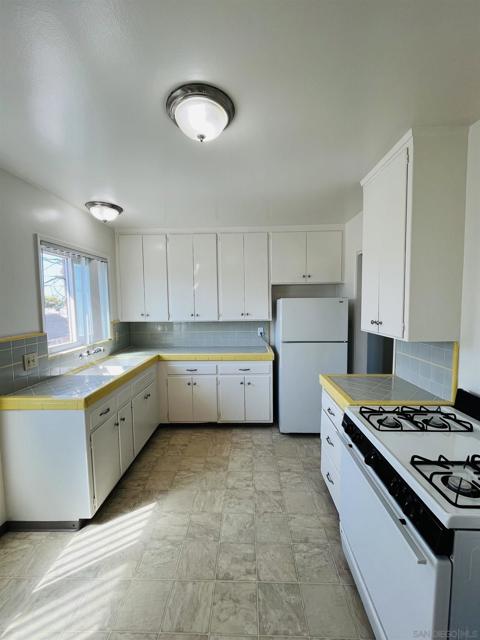 Image 9 of 18 For 1165 Felspar St.