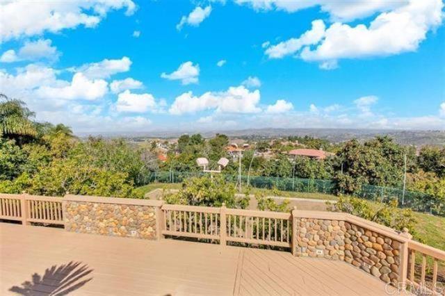 2081 Elevado Road, Vista CA: https://media.crmls.org/mediaz/0a98066f-8a46-4cd1-8f5a-edbc48cd6a44.jpg