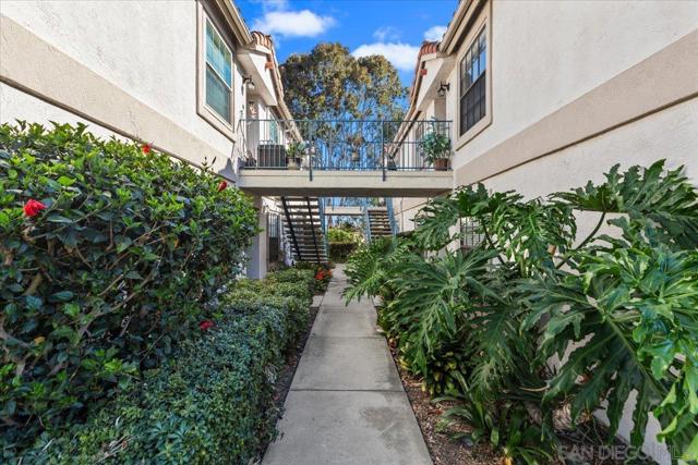 Image 3 of 33 For 10367 Azuaga St  168