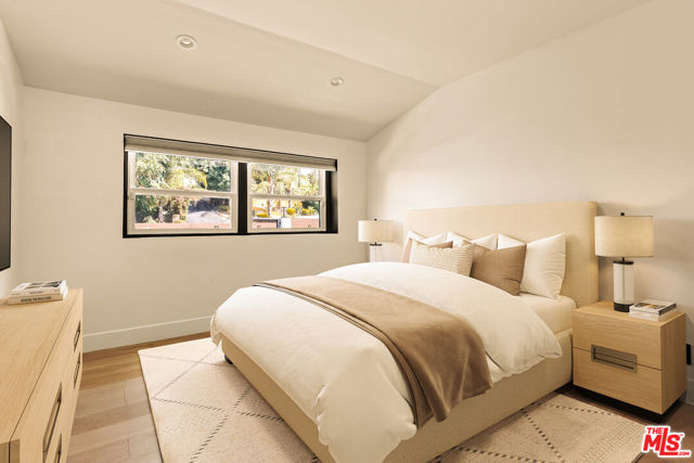 4841 Don Pio Drive, Woodland Hills CA: https://media.crmls.org/mediaz/0a987cc5-394a-49ba-8bae-c7246d87815e.jpg
