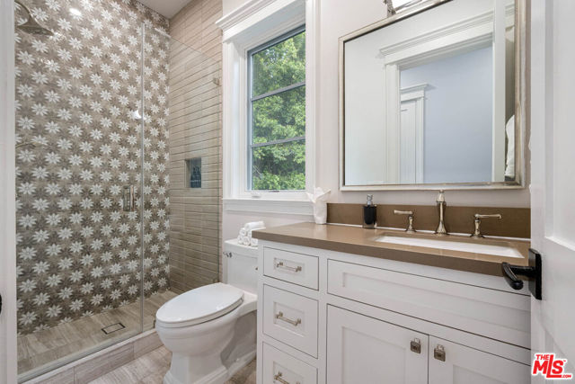 126 N Canyon View Drive, Los Angeles CA: https://media.crmls.org/mediaz/0a98d1f8-67b9-46e8-a455-360745864604.jpg