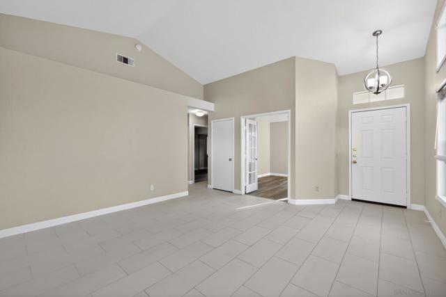 31850 Via Barraza, Temecula CA: https://media.crmls.org/mediaz/0a98f0f6-a4e6-4cfb-93ea-b81513cd44f9.jpg