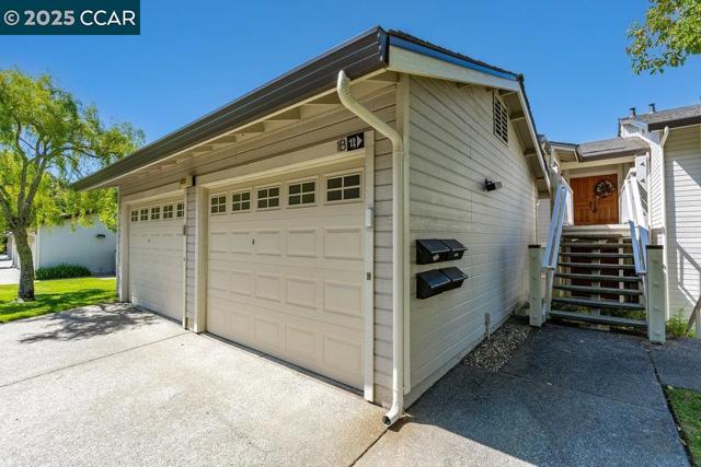 4332 Terra Granada Dr, Walnut Creek CA: https://media.crmls.org/mediaz/0a9950fc-1c13-4be8-8b30-7f9d96f39ed4.jpg