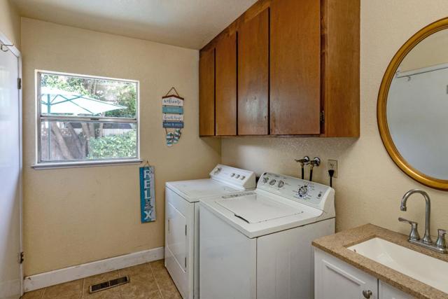 554 N 21st Street, San Jose CA: https://media.crmls.org/mediaz/0a995c92-dd7d-44eb-948e-1192bc732da7.jpg