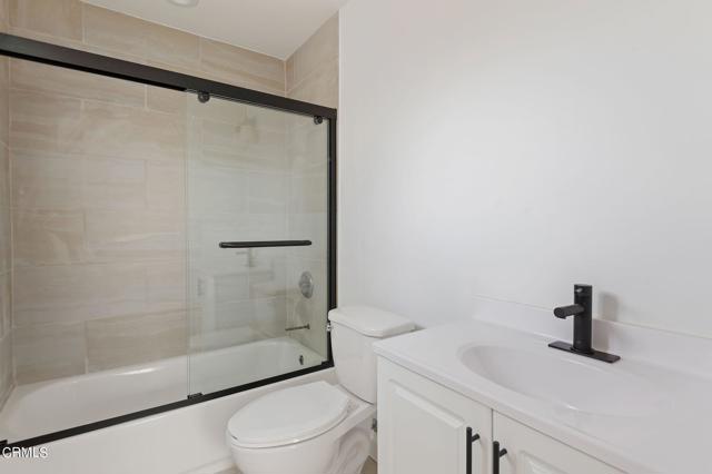Image 41 of 74 For 7445 Balcom Avenue