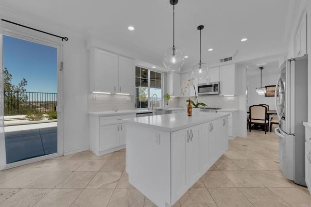 Detail Gallery Image 14 of 75 For 45190 Saint Tisbury St, Temecula,  CA 92592 - 4 Beds | 3 Baths