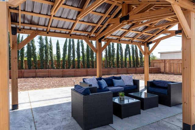 3742 Savannah Rd, Fremont CA: https://media.crmls.org/mediaz/0a9a02eb-aa27-46c8-8978-424bb24bf4ad.jpg