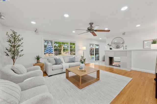 Image 6 of 29 For 4758 Mayfield Dr