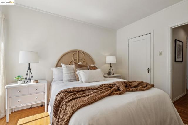 1128 Evelyn Ave, Albany CA: https://media.crmls.org/mediaz/0a9b3f83-21fc-4a29-9480-2dae7f015437.jpg