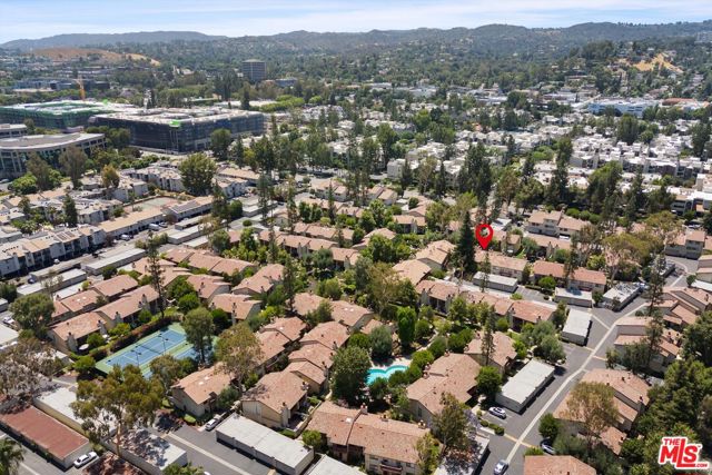 5720 Owensmouth Avenue, Woodland Hills CA: https://media.crmls.org/mediaz/0a9b4fe7-761e-46b5-b2e1-36d02a976439.jpg