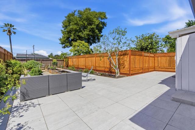 1257 Laurel Avenue, East Palo Alto CA: https://media.crmls.org/mediaz/0a9bbcc4-5168-4a5a-96f4-ef1c6102be34.jpg