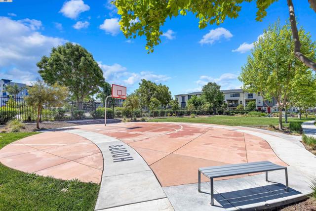 29231 Hub Ct, Hayward CA: https://media.crmls.org/mediaz/0a9d2840-5762-4399-8efd-732e861dfdf2.jpg