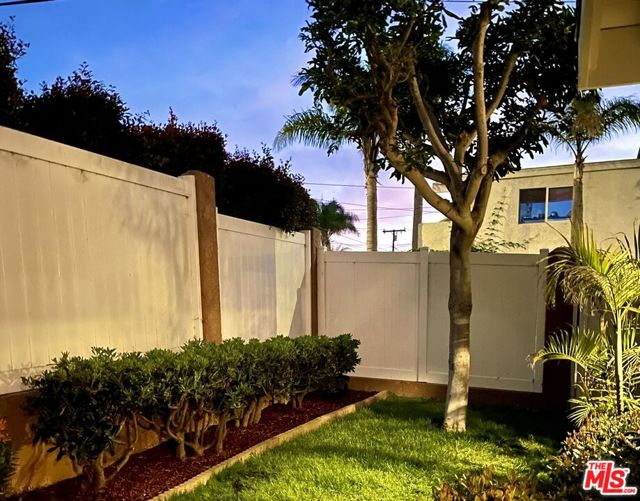 1800 Speyer Lane, Redondo Beach, California 90278, 3 Bedrooms Bedrooms, ,3 BathroomsBathrooms,Residential,Sold,Speyer,23291903