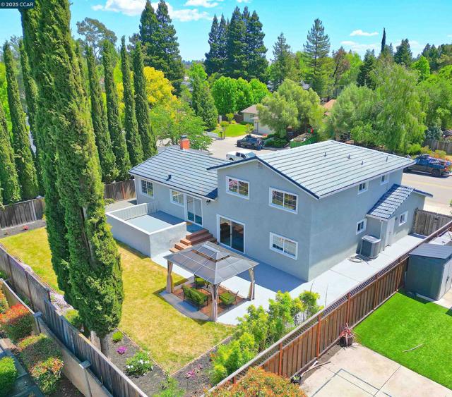 2782 Canyon Creek Dr, San Ramon CA: https://media.crmls.org/mediaz/0a9e19a7-1a39-4f7f-9af4-241890a0c4c1.jpg