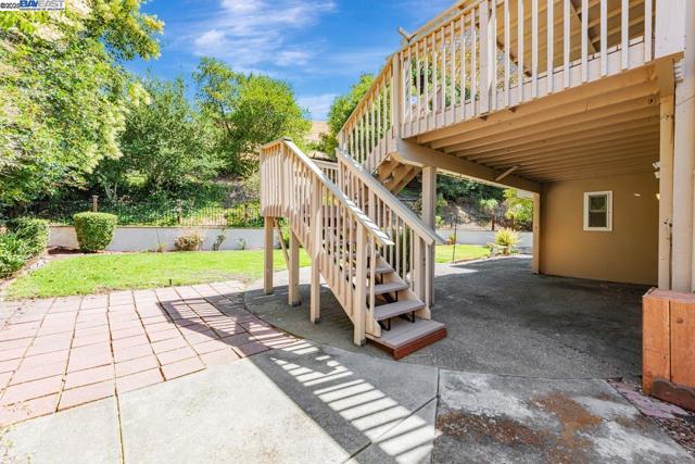 32072 Chicoine Ave, Hayward CA: https://media.crmls.org/mediaz/0a9e2f7c-3d22-47a8-8157-b2bd51512073.jpg