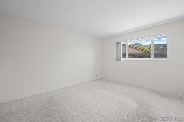 13514 Avenida Del Charro, El Cajon CA: https://media.crmls.org/mediaz/0a9ea7ed-10a2-40bb-a6bb-1d65787b7a7e.jpg