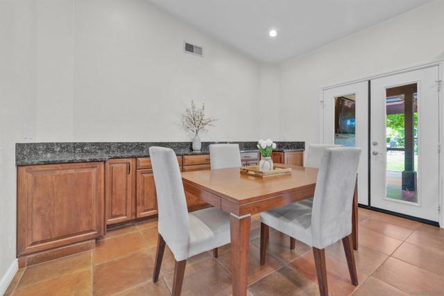 23540 Oriente Way, Ramona CA: https://media.crmls.org/mediaz/0a9ec0ee-32f9-4278-b9ad-884a32881427.jpg