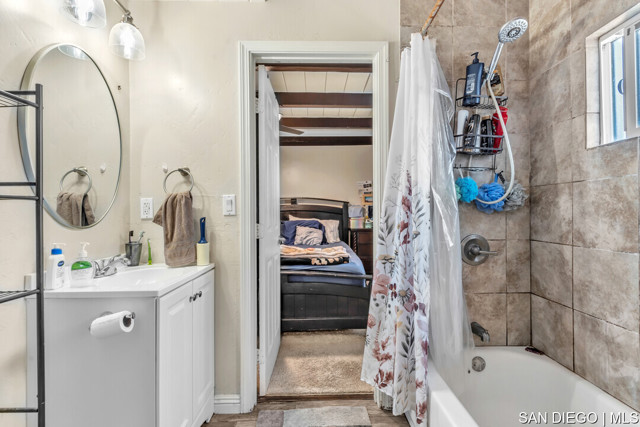157 59 Natal WAY, Vista CA: https://media.crmls.org/mediaz/0a9f249e-f34a-4aaf-a184-89580d8c0cf4.jpg