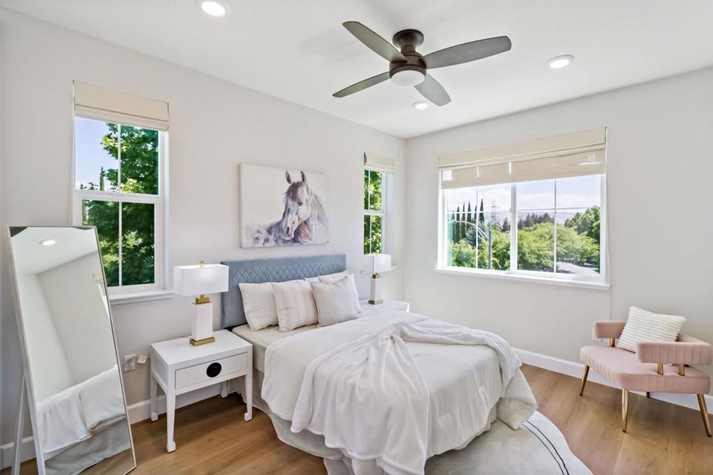 https://media.crmls.org/mediaz/0a9f64c4-0409-446c-b714-db4c74b808d2.jpg?preset=X-Large