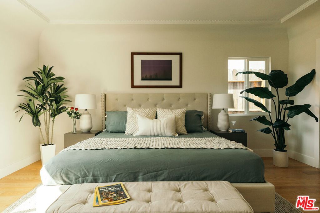https://media.crmls.org/mediaz/0aa00b67-1a49-4180-97c6-8924e2a5dbd3.jpg?preset=X-Large
