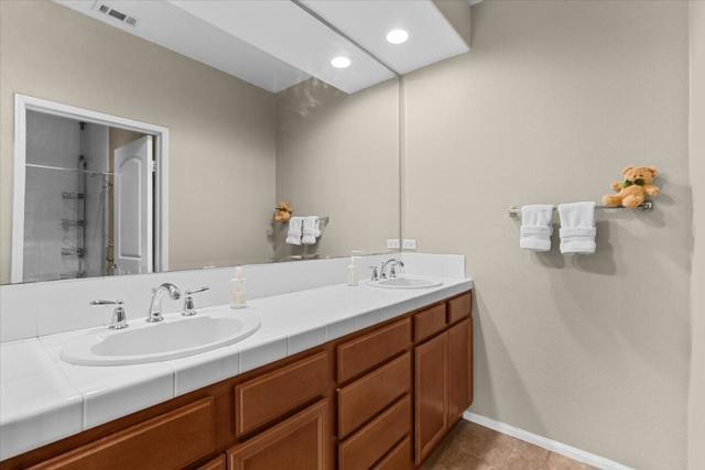 118 Paseo Bravo, Palm Desert CA: https://media.crmls.org/mediaz/0aa08ce3-675d-4217-9fa6-564269f81a42.jpg