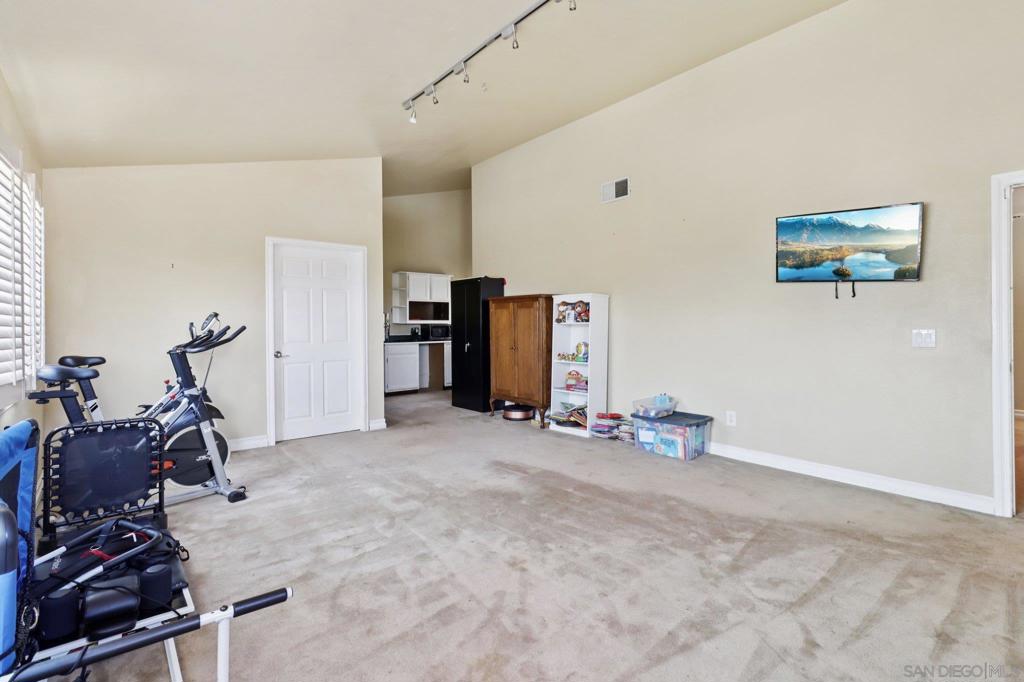 MLS #250035843SD img 46