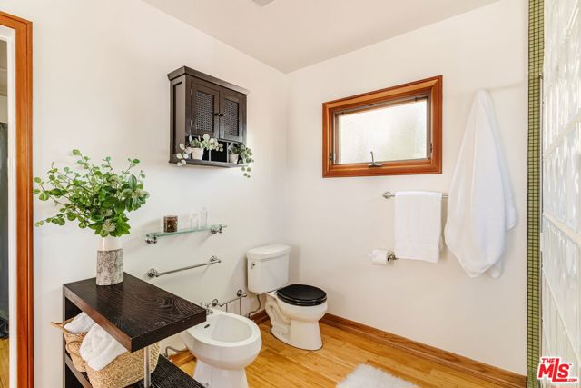 3735 Edenhurst Avenue, Los Angeles CA: https://media.crmls.org/mediaz/0aa13273-cd53-4408-80b6-905c72e0f07a.jpg