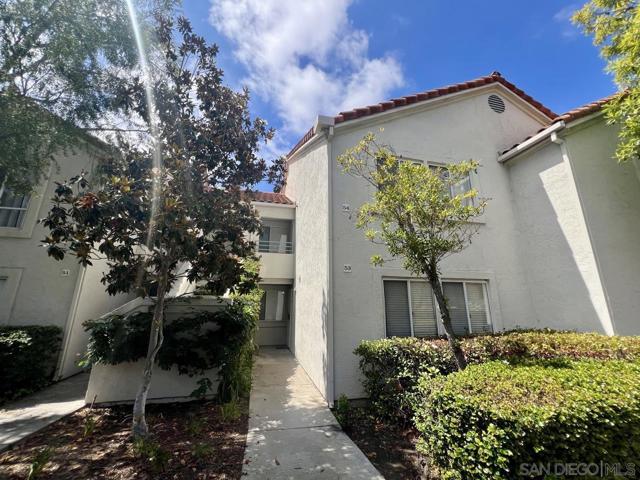 9995 Scripps Westview Way, San Diego CA: https://media.crmls.org/mediaz/0aa20d5b-cadc-434b-bba9-804b168bad58.jpg